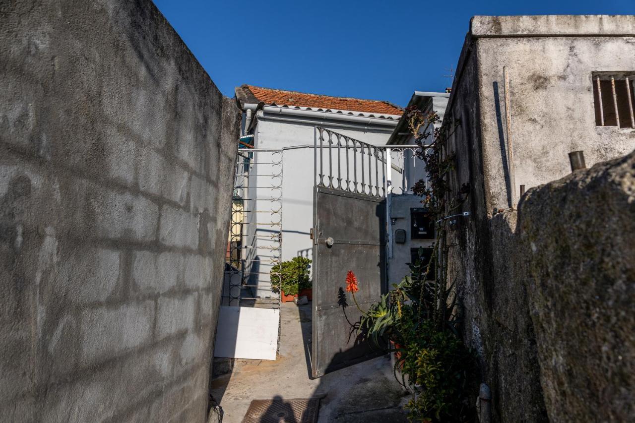 House On A Rustic Island At Campanha Trainstation Apartment ปอร์โต ภายนอก รูปภาพ